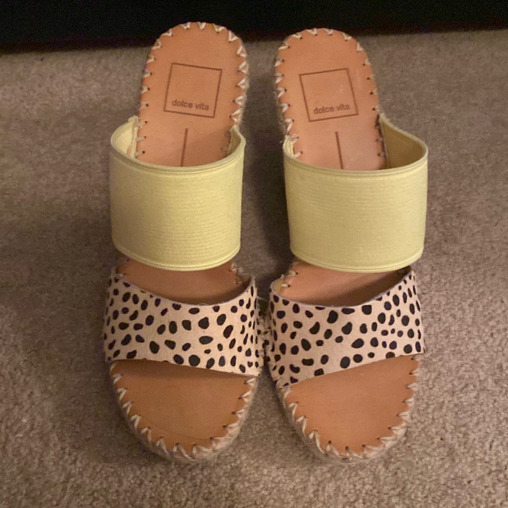 Women’s wedge sandals